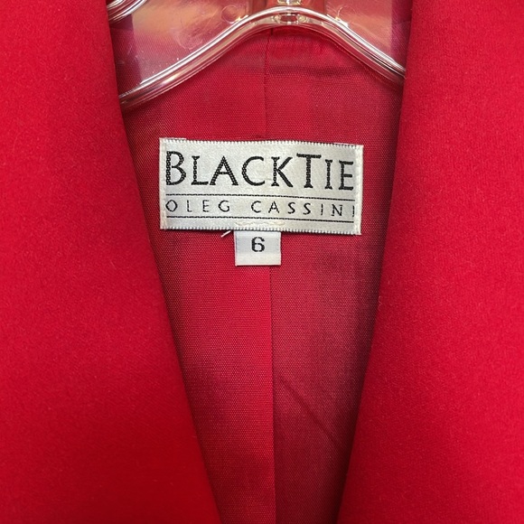 Vintage “Black Tie” Oleg Cassini 3 piece Red Satin Formal Suit - Size 6 - Picture 4 of 15